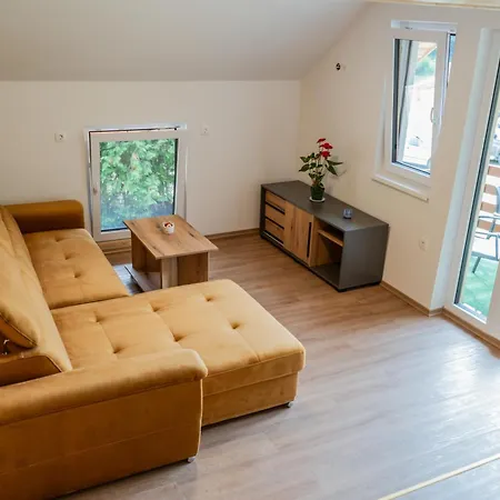 Ribnik Stari Trg Appartement Lesicno