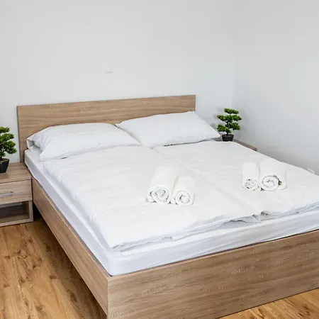 Ribnik Stari Trg * Lesicno