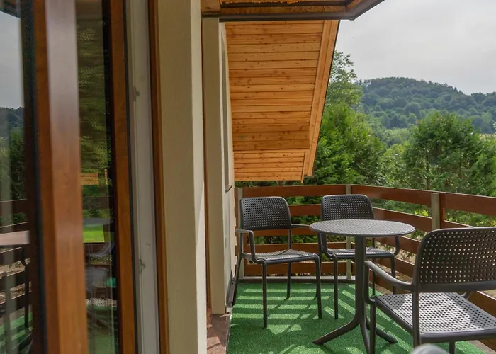 アパート Ribnik Stari Trg Lesično